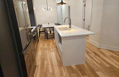 Mile End Apartment | Chic 2 bedroom Apt