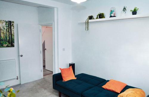 Easton Apartment | Chic 2 Bedroom
