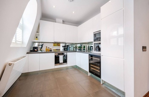 Queen's Gate Apartment | Chic 2 Bedroom in South Kensington