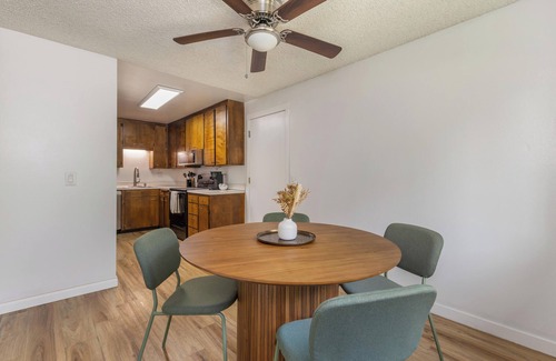 Picnic Point-North Lynnwood House | Chic 2 bedroom Lynnwood Nest w/Kitchen & Yard
