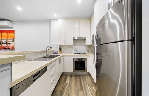 Ultimo Apartment | Chic 2 BR Apt (Parking)/Darling Harbour-10min walk