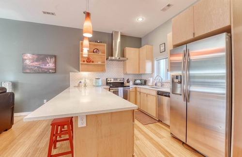Fayetteville House | Chic 2‑BR Condo Walk to Razorback Stadium & Downtown