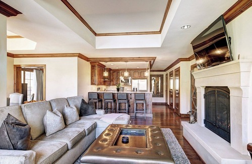 Vail Condo | Chic 2 BR+Den Ritz-Carlton Condo with Valley Views by RedAwning - Save 20% on 7+ Nights!