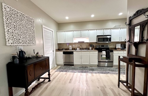 Blue Ridge Manor Condo | Chic 2BR/2BA Condo - Ideal Derby Weekend Escape!