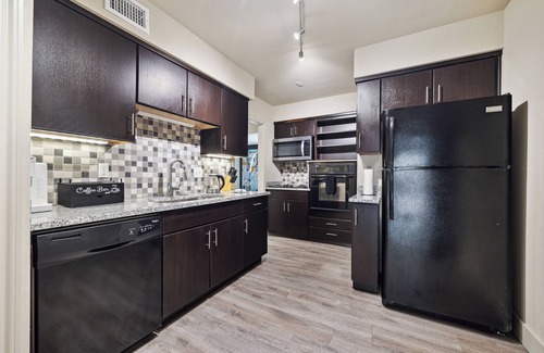 The Galleria Apartment | Chic 2BR 2BA Galleria Condo Unit 123