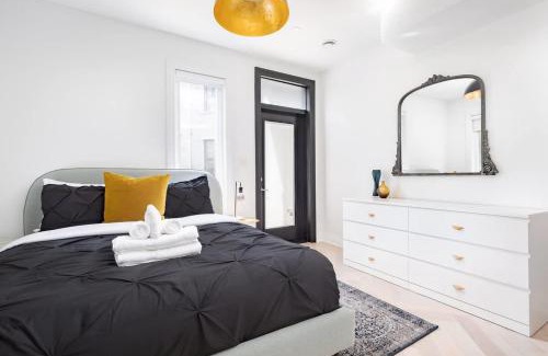 Parkdale Apartment | Chic 2BR 2BA Urban Escape Modern Comfort