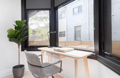 Parkdale Apartment | Chic 2BR 2BA Urban Escape Modern Comfort