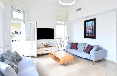 Tel Aviv Promenade Apartment | Chic 2BR Apartment close to the beach by HolyGuest