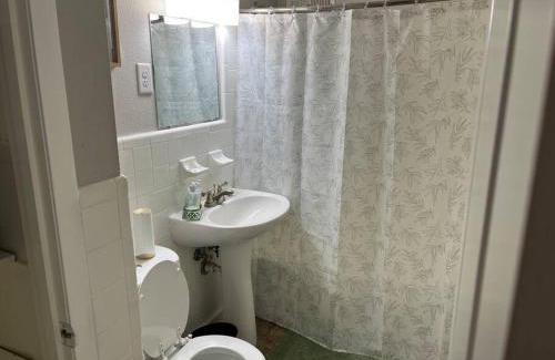 South Tuxedo Park Apartment | Chic 2BR Apt near Lenox Square!