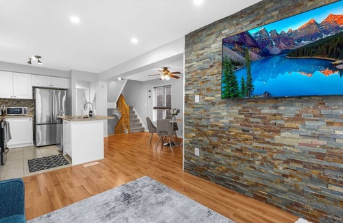 Ajax House | Chic 2BR House, Newly Renovated, Central Spot