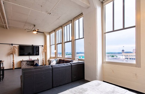 West Main Historic District Condo | Chic 2BR Open Loft with Amazing View (centrally located in downtown Louisville)