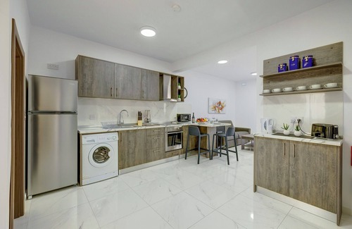 Gzira Apartment | Chic 2BR Penthouse steps from the Promenade
