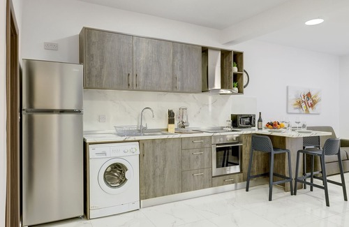 Gzira Apartment | Chic 2BR Penthouse steps from the Promenade