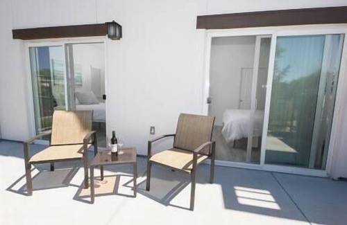 Sonoma Apartment | Chic 2BR Sonoma Condo + Patios