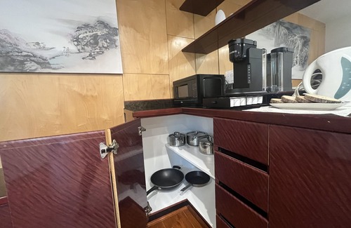 Arbutus Ridge House | Chic 2BR Suite Vancouver West Downtown