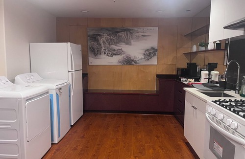 Arbutus Ridge House | Chic 2BR Suite Vancouver West Downtown