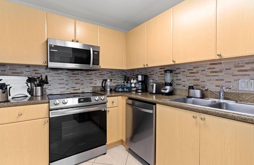 Coral Way Condo | Chic 2BR2BA Apt Near Coral Gables