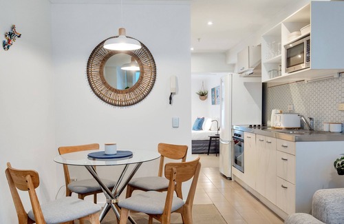 Auckland Central Business District Apartment | Chic 3 Bedroom City Central with Parking