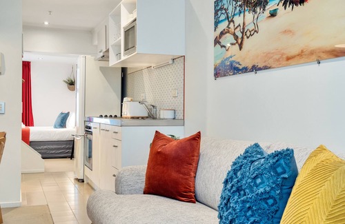 Auckland Central Business District Apartment | Chic 3 Bedroom City Central with Parking