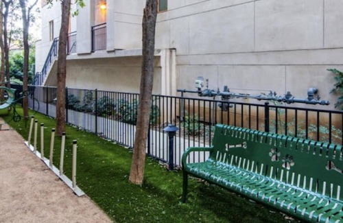 Westwood Condo | Chic 3-bedroom condo with AC, fitness room, WiFi in vibrant Wilshire corridor.