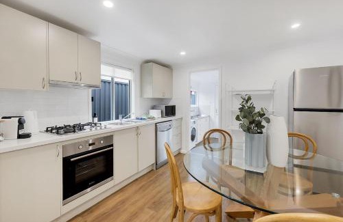 Alexandria Apartment | Chic 3-BR Terrace - Prime Location, Modern comforts