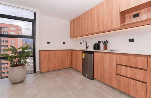 San Diego Apartment | Chic 3BR Design Flat - Jacuzzi + Cowork El Poblado