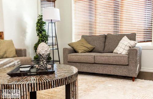 Jasper Place Apartment | Chic 3BR Modern Home - Wi-Fi - Netflix - Sleeps 8!