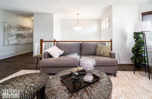 Jasper Place Apartment | Chic 3BR Modern Home - Wi-Fi - Netflix - Sleeps 8!