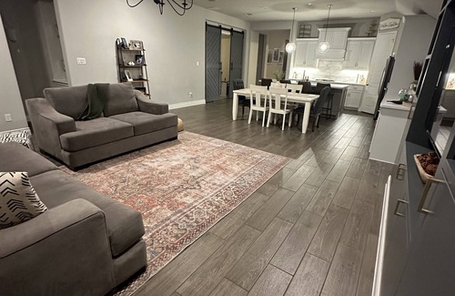 Forney House | Chic 4-bedroom house with AC and WiFi in welcoming Forney