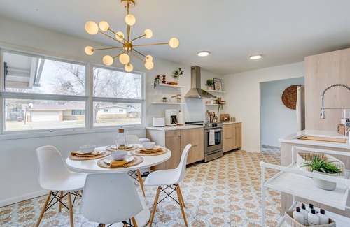 Wichita House | ⭐️Chic 5BR Home Family/Pet Friendly W/Fenced Yard