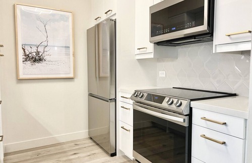 Little Italy Apartment | Chic Acqua Vista Condo