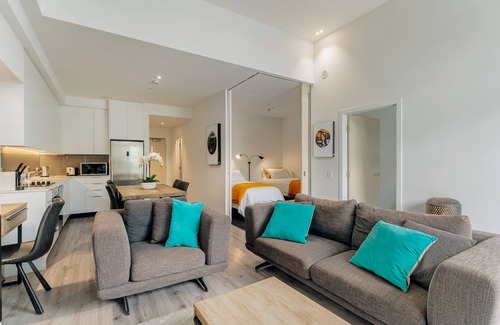 Arthur's Point Apartment | Chic Alpine Penthouse, Cosy with Fabulous Views