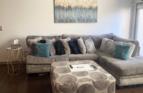 Kennesaw House | Chic And Comfortable