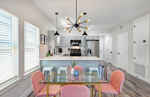 Northside Apartment | Chic and cozy 2-bedroom HTX apartment with Fast Wi-Fi, AC near Downtown Houston