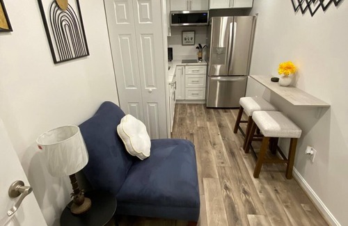 Parkville Apartment | Chic and cozy apartment with WiFi and AC in Parkville