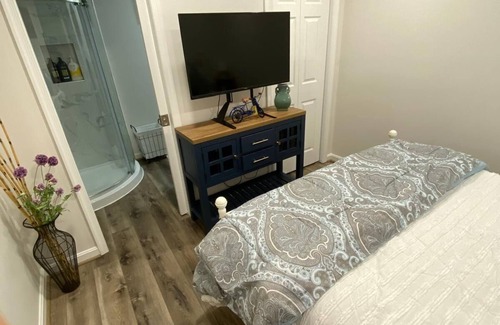 Parkville Apartment | Chic and cozy apartment with WiFi and AC in Parkville