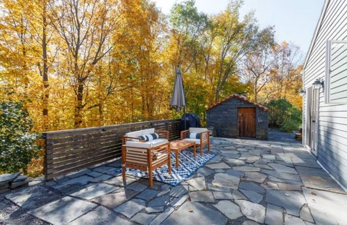 Saugerties House | Chic and eclectic retreat at Woodstock/Saugerties!