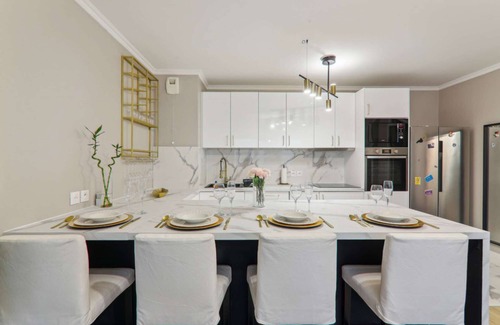 Argenteuil Apartment | Chic apart design with parking