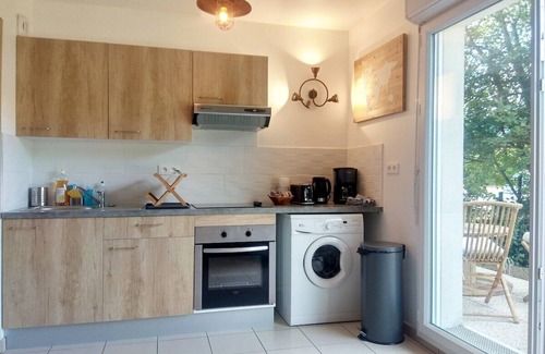Courdimanche Apartment | Chic apart with terrace garden parking