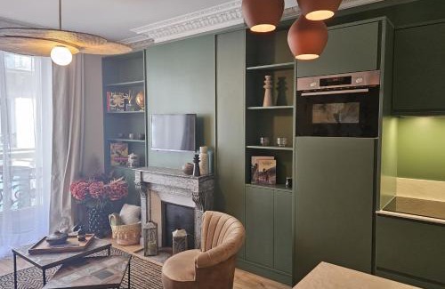 Chaussee-d'Antin Apartment | Chic Apartment By Capucine - Grands Magasins