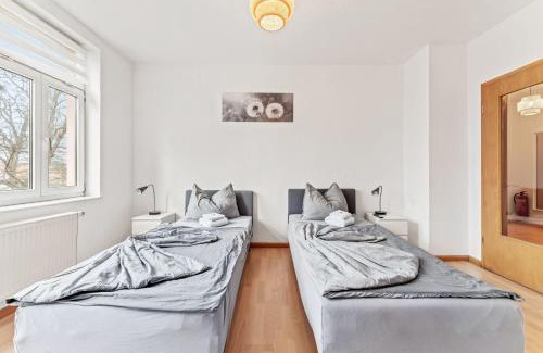 Apolda Apartment | Chic Apartment with Parking place