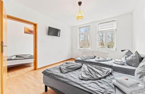 Apolda Apartment | Chic Apartment with Parking place