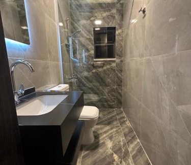 Al Swaifyeh Apartment | Chic Apartments For Rent ave2-8