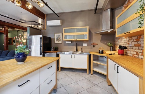 Norris Square Apartment | Chic Artist Flat on Fun Brewery & Restaurant Strip