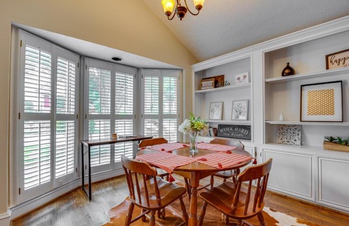 Westside House | Chic Atlanta Retreat with Patio and Outdoor Dining!