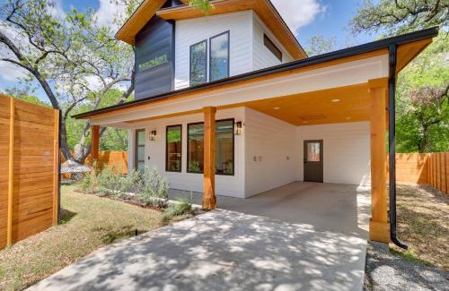 South Manchaca House | Chic Austin House with Spacious Backyard and Hammock