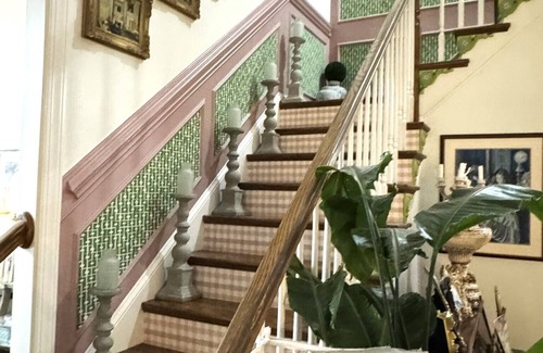 Charlotte House | Chic Barbie Dream Suite for Female Traveling Nurses! Charlotte, NC
