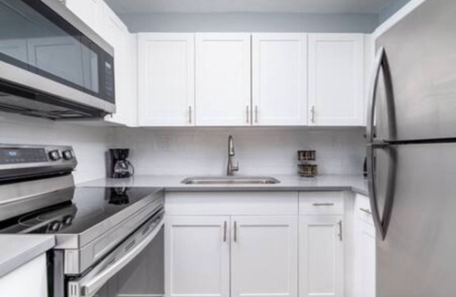 Coral Shores Apartment | Chic & Beautiful 1BR Zebra Condo in Coral Ridge