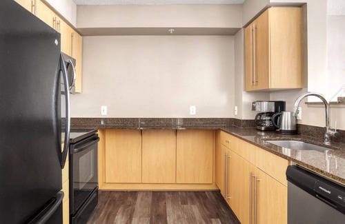 Woodmont Triangle Apartment | Chic Bethesda 1BR w/W/D, Concierge & Rooftop, near Metro by Blueground