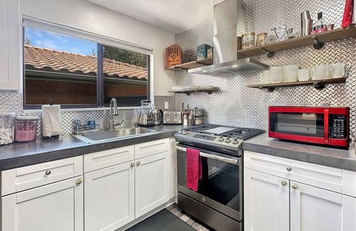 Uptown Sedona House | Chic Bicycle House-Views-Hot Tub-Pets OK, The Bicycle House~ Red Rock Getaway